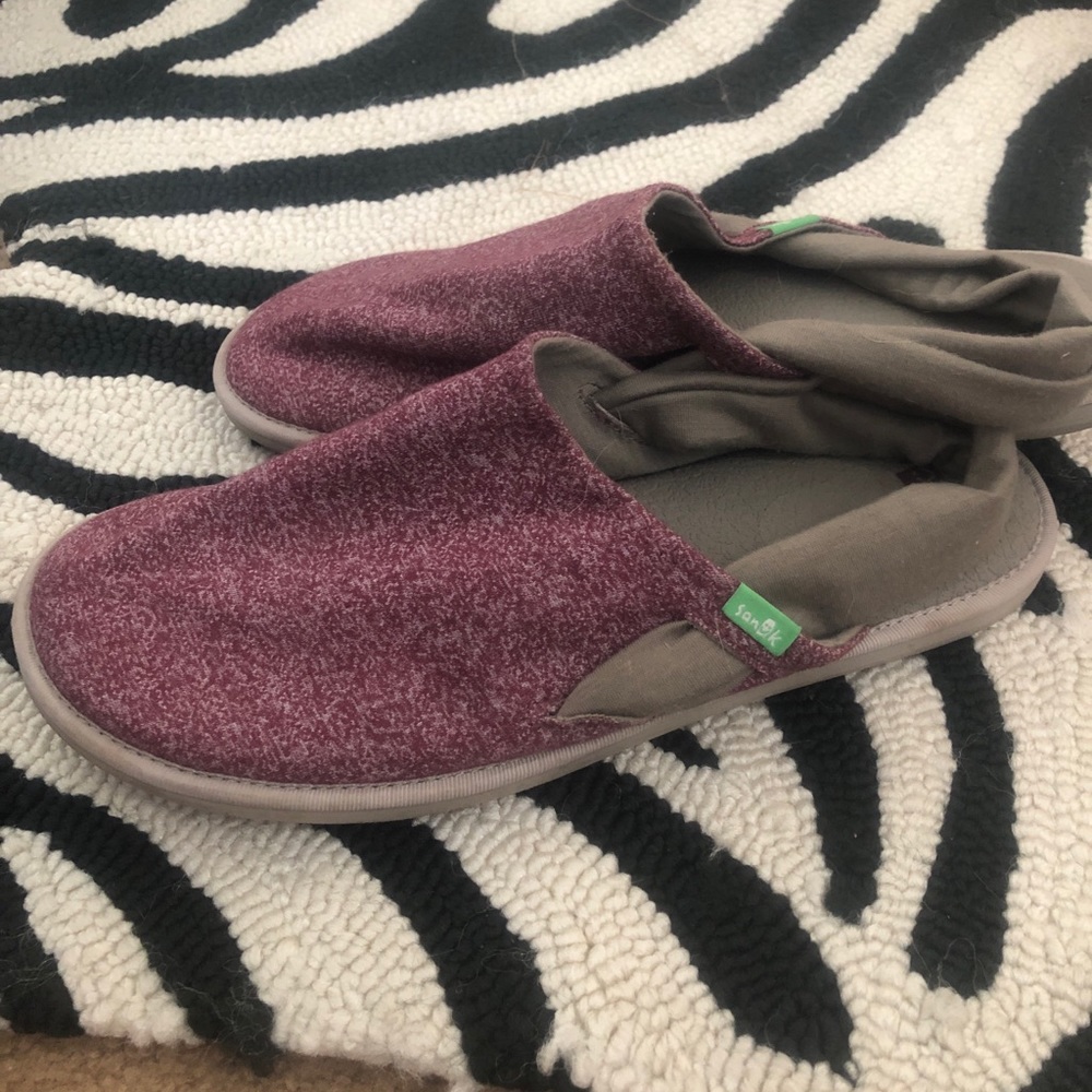Sanuk Slides